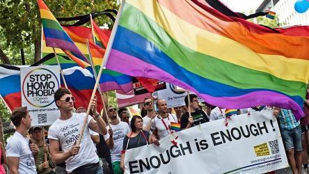 Fierté vs. indignité : la manipulation politique de l’homophobie et de la transphobie en Europe