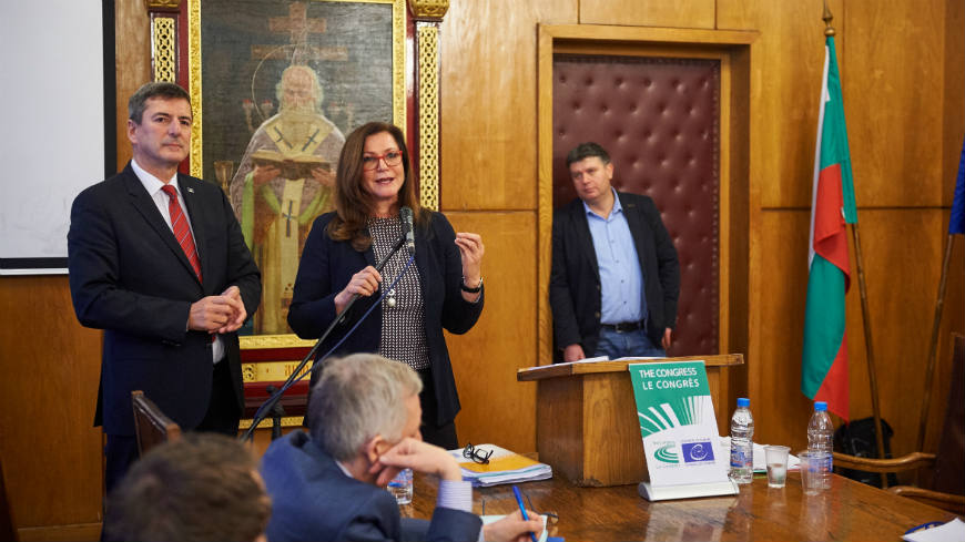 The political commitment at the core of a debate between students from Sofia University and the Vice-President of the Congress