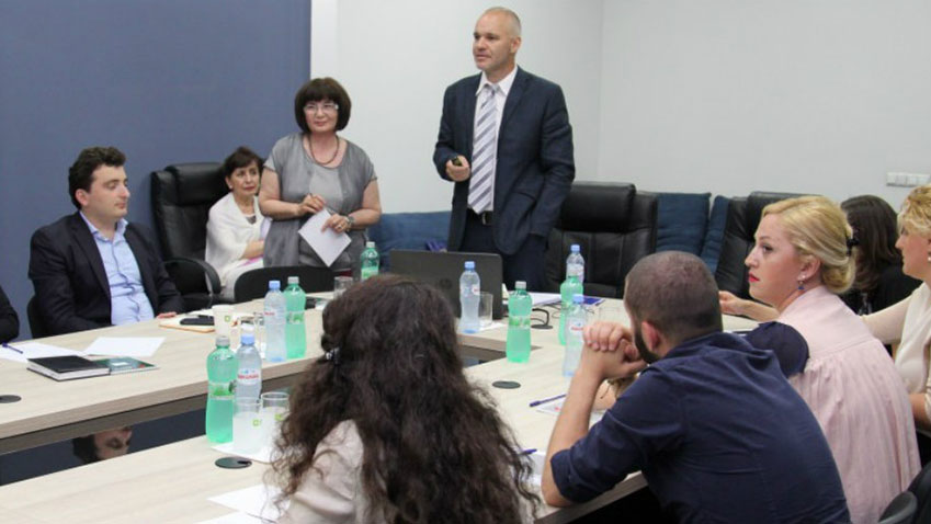 Séminaire sur les outils de communication et les médias d'information de la Commission électorale centrale de Géorgie