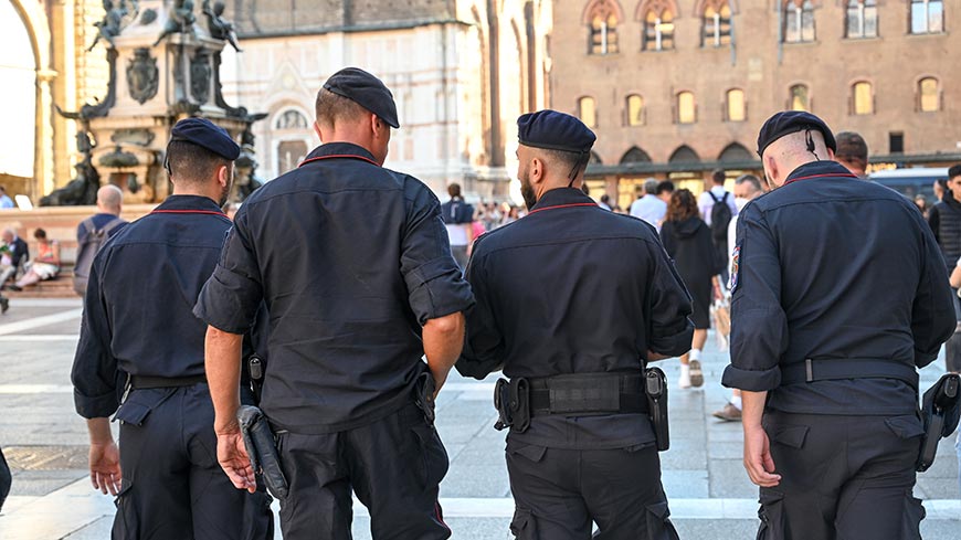 Italy must improve system for promoting integrity and preventing corruption in government and law enforcement agencies