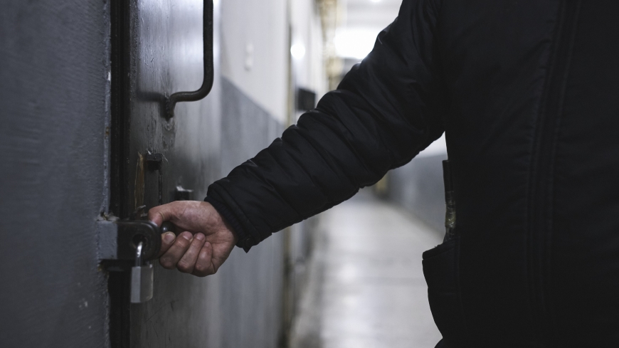 Persistent prison overcrowding and worsening detention conditions in France