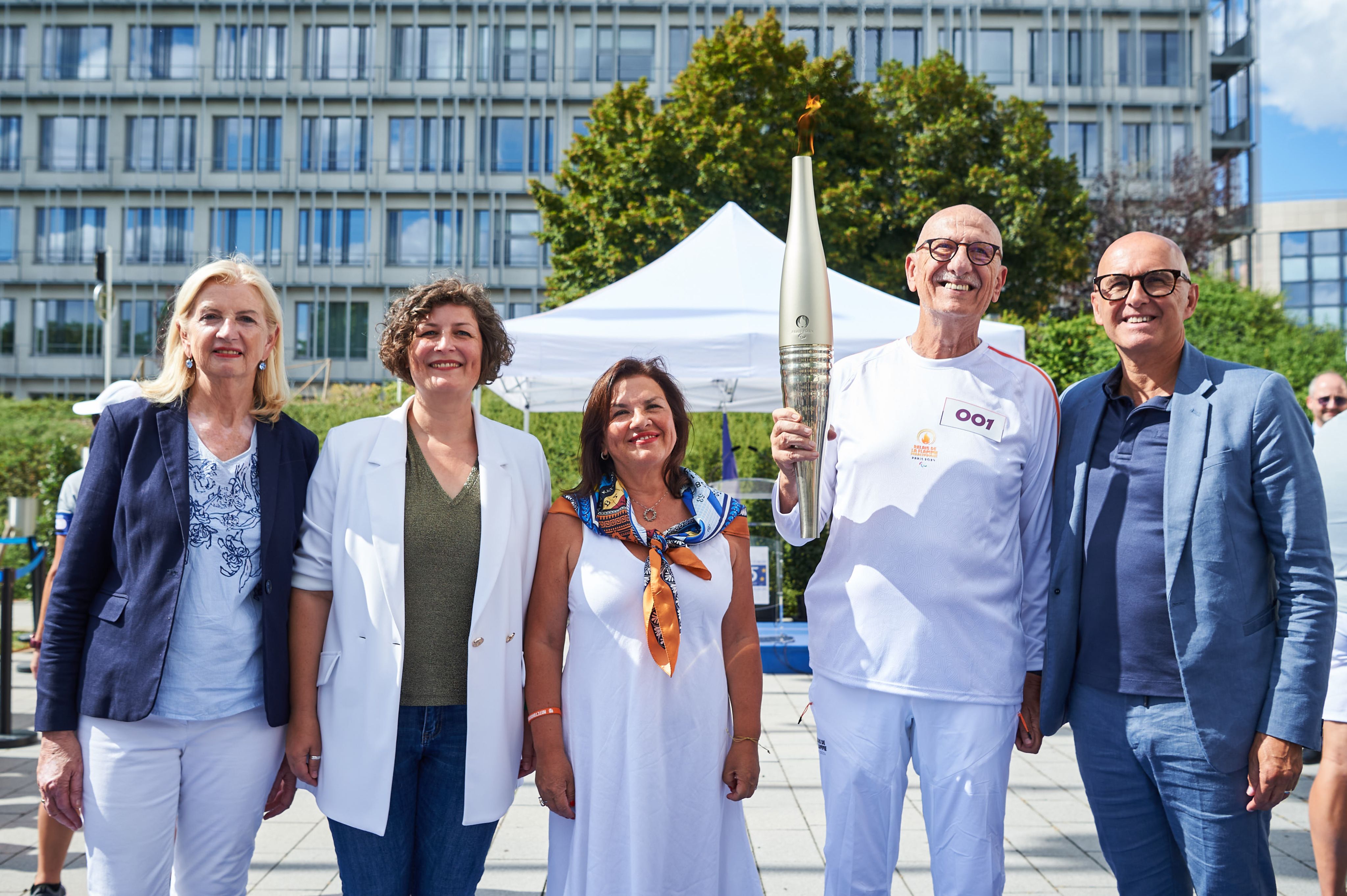 The Paralympic Flame stops at the Council of Europe on its way to Paris