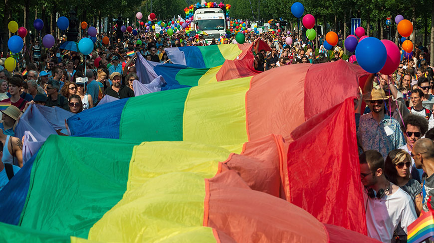 Lasciamo che l’arcobaleno tenda verso la giustizia, afferma la Segretaria generale in occasione della Giornata IDAHOT