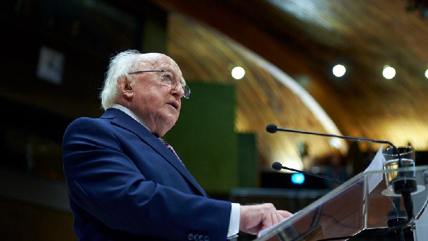 Pour le Président de l’Irlande, M. Higgins, nous devons inscrire le rôle du Conseil de l’Europe dans une perspective à plus long terme à la sortie du conflit