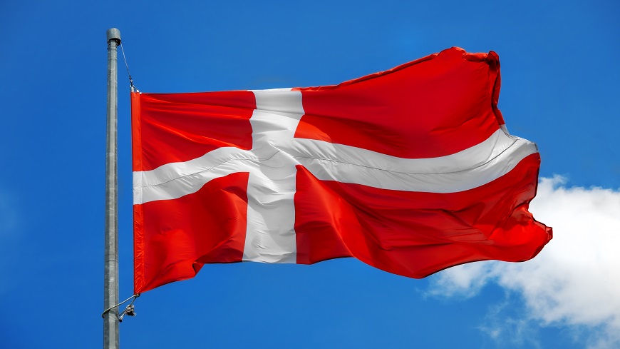 Denmark protects German minority to a high level, but should improve protection of other communities