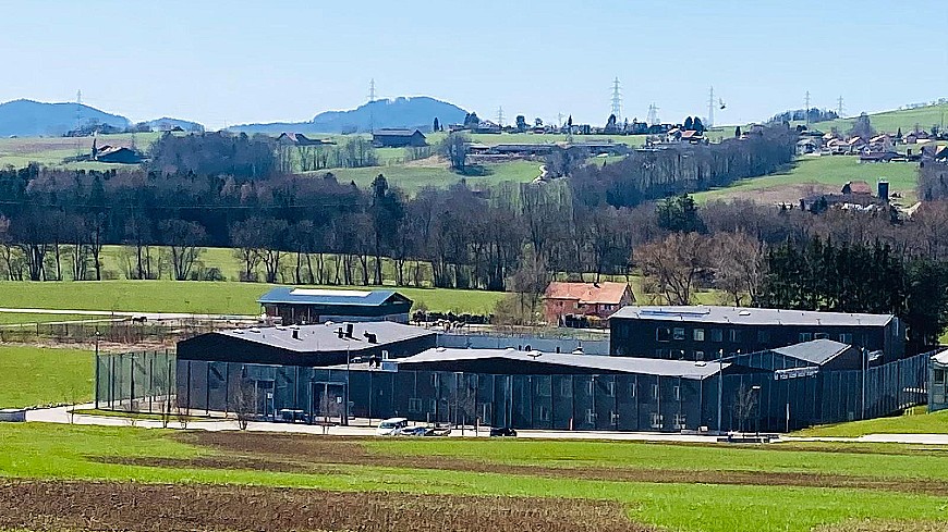 La surpopulation carcérale reste un problème dans les prisons en Suisse romande, selon un rapport du Comité anti-torture