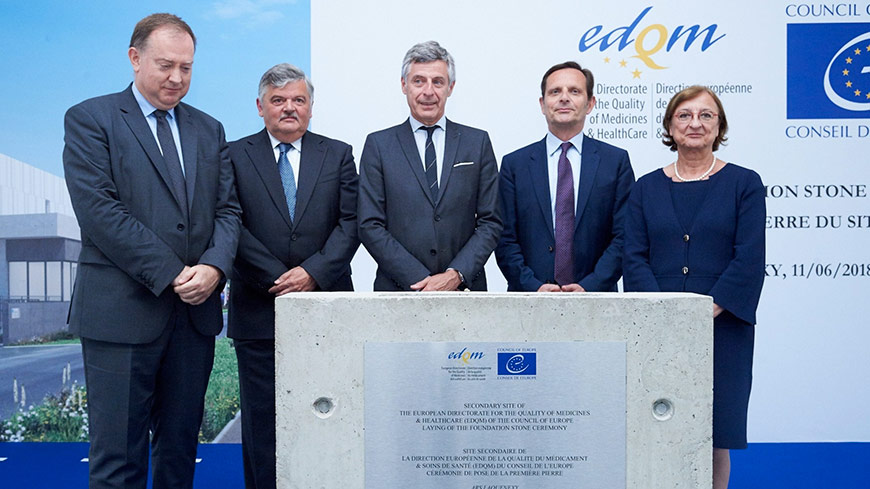 Didier Martin, préfet de la Moselle, Jean-Francois Schmitt, maire d'Ars-Laquenexy,Jean-Luc Bohl, président d'Eurométropole Metz, l'ambassadeur Jean Baptiste Mattei, représentant permanent de la France auprès du Conseil de l'Europe et Gabriella Battaini-Dragoni, Secrétaire Générale adjointe