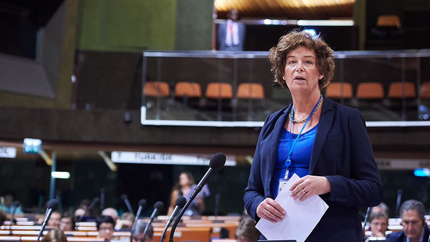 L’APCE affirme le droit de ses membres «de voter, de prendre la parole et d’être représentés à l’Assemblée et dans ses organes»