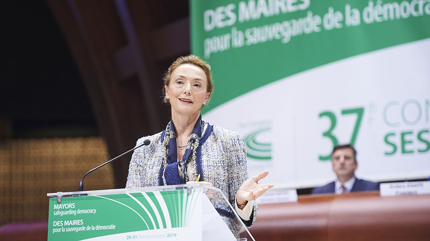 La Secrétaire Générale du Conseil de l’Europe s’adresse aux membres du Congrès