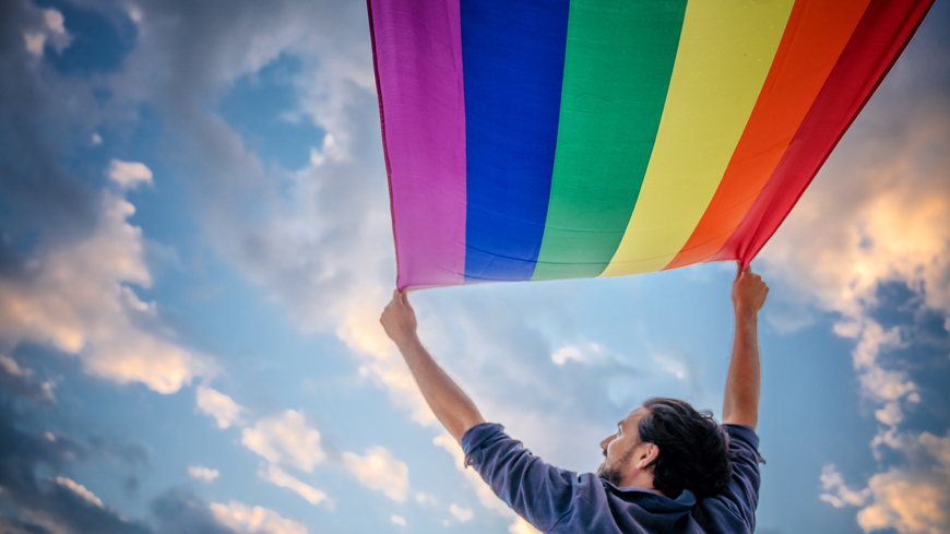 Bekämpfung von Intoleranz gegenüber LGBTI-Personen und ihrer Diskriminierung: neue Publikation der ECRI