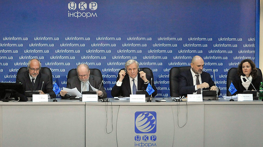 Christos Giakoumopoulo, Volodymyr Butkevych, Sir Nicolas Bratza, Oleg Anpilogov et Tatiana Baeva