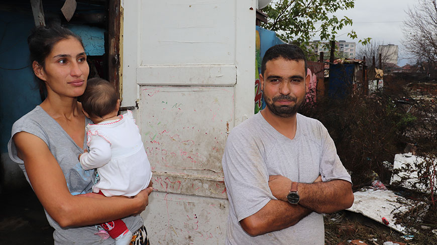 Una famiglia rom fuggita dal villaggio di Voyvodinovo, Bulgaria, durante la protesta anti-Rom a gennaio 2019. ©Angelina Genova
