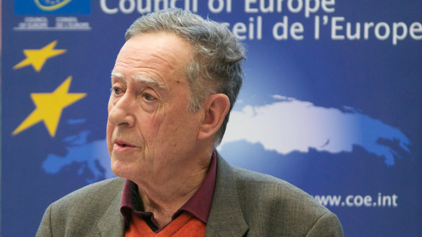 Robert SALAIS, French economist, on 'European identity: The past waiting for a future'