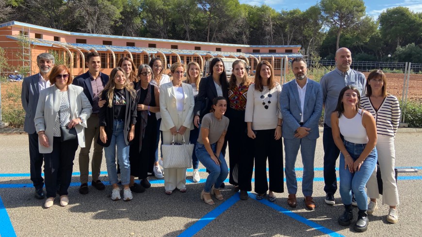 The Council of Europe project team, representatives from the Spanish Ministry of Social Rights and Agenda 2030 and from the Catalan government, and the staff members of the Barnahus in Tarragona in front of the Barnahus premises currently under construction in Tarragona, Spain.