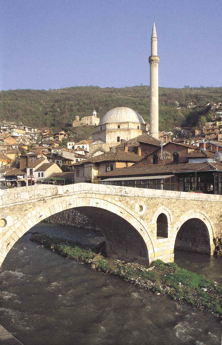 Panoramic view: Old Stone Bridge (early XVIth century), Sinan Pasha Mosque, and Potkaljaja area